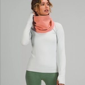 NWT Glyde Velvet Fleece Neckwarmer